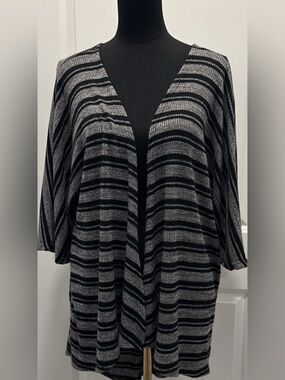 LuLaRoe Black and Gray Striped High-Low Open Cardigan, 3/4 Sleeves, Size Small